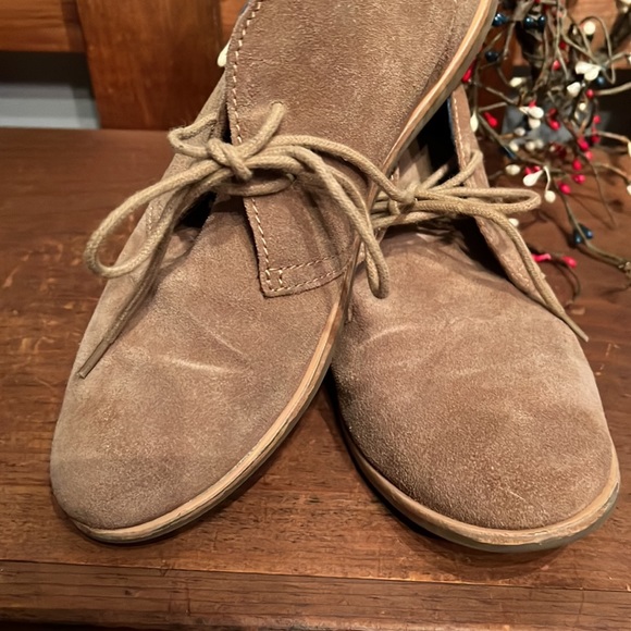 Perfect condition tan Lucky Brand Booties, suede🥰 - Picture 2 of 5